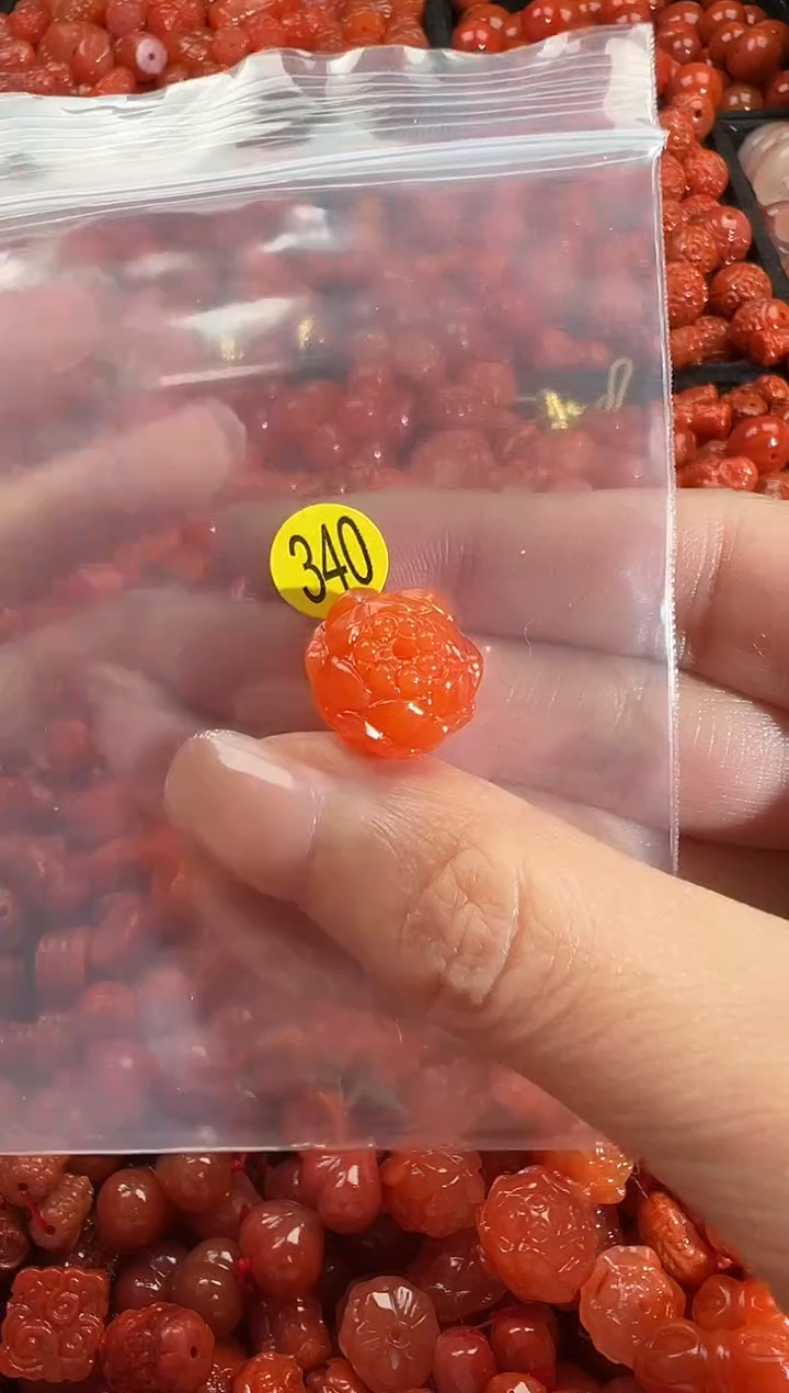 颈饰未镶嵌南红玛瑙1