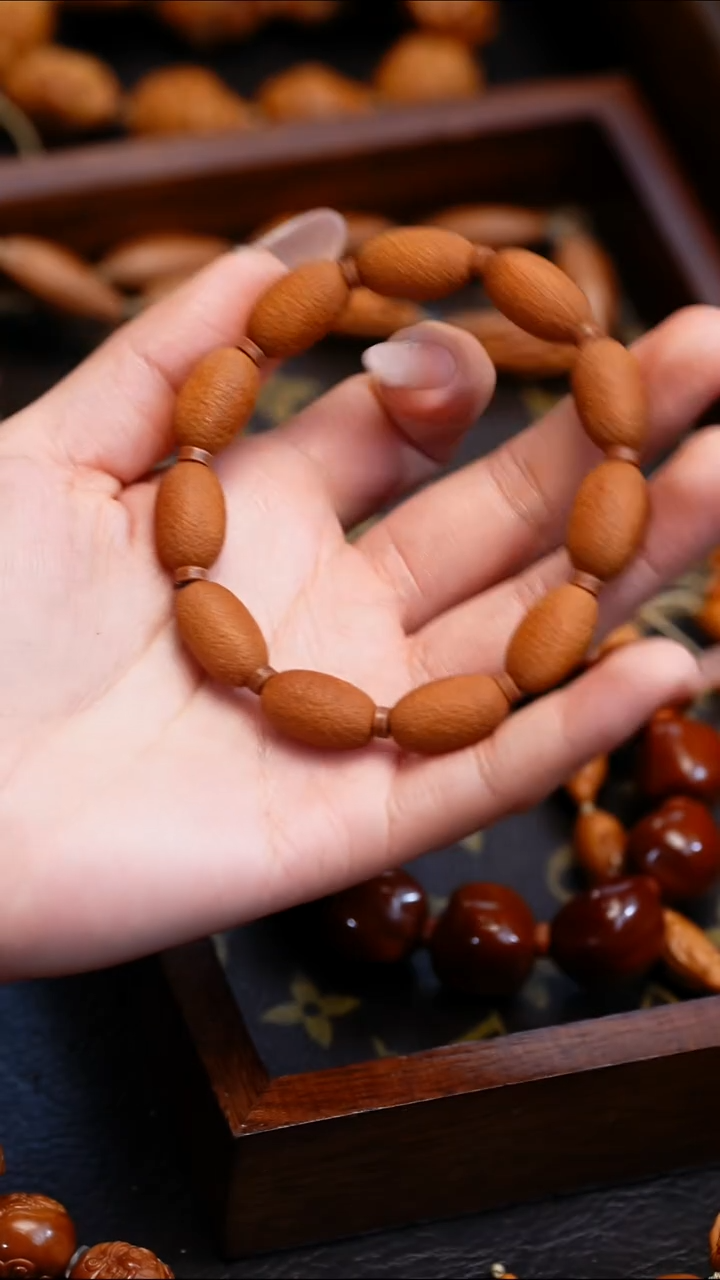 【闪购商品】橄榄核吊坠苏工橄榄核