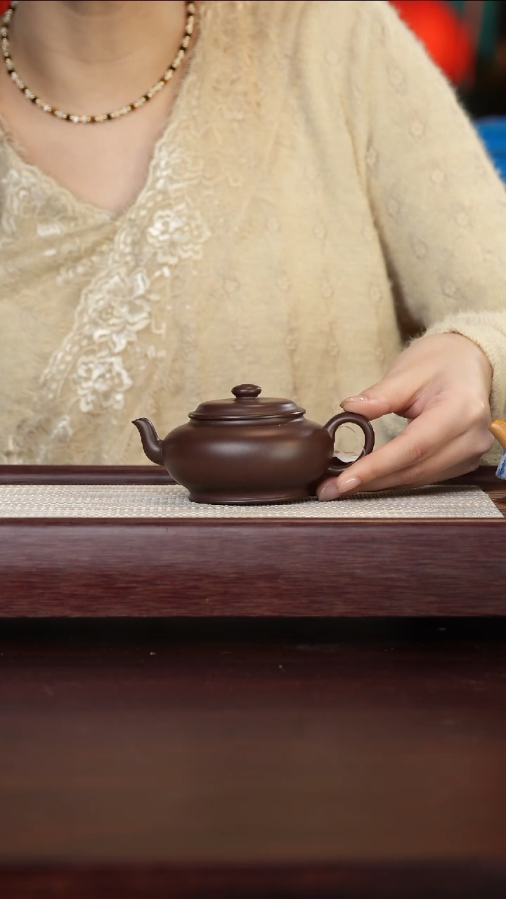 【闪购商品】紫砂壶131号TT紫泥扁灯150c