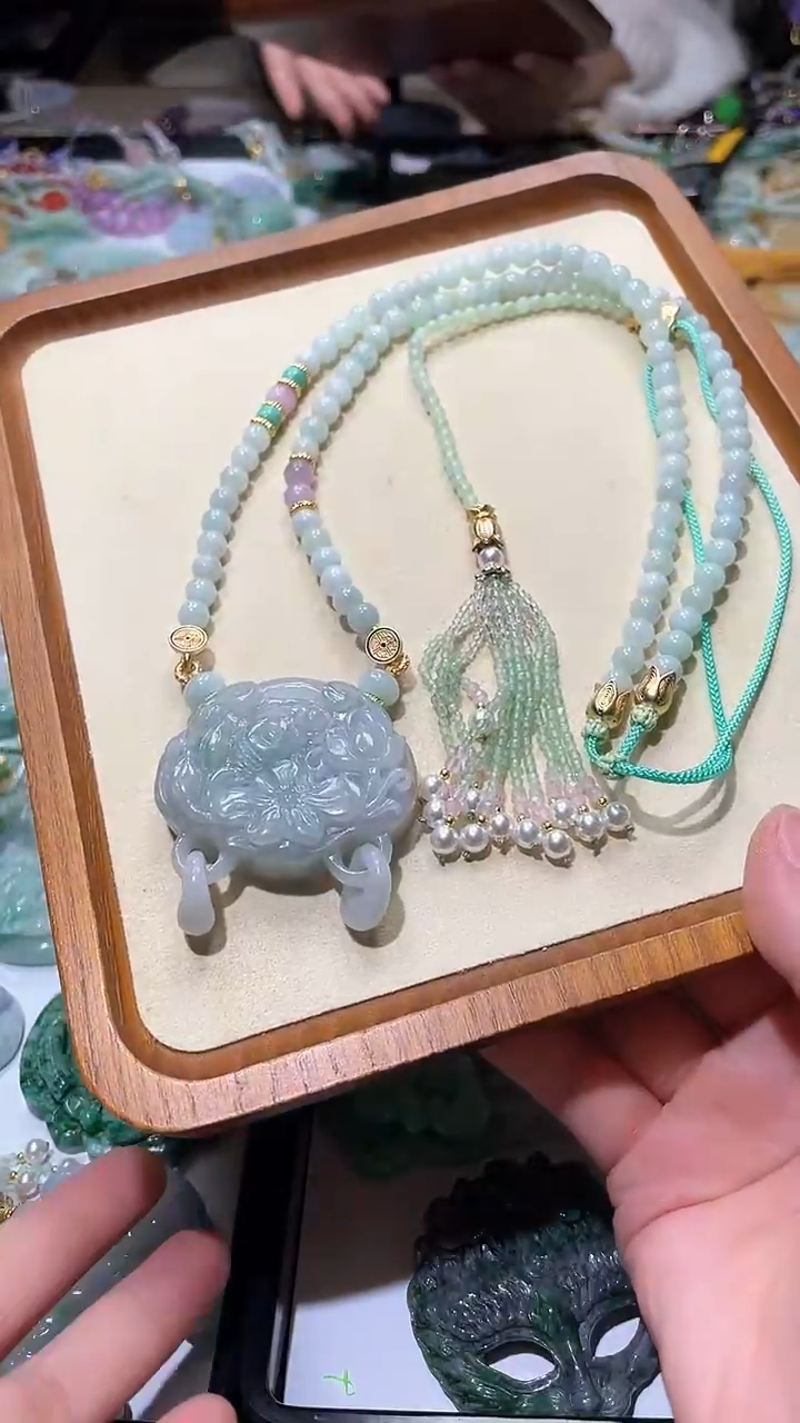 【闪购商品】翡翠颈饰未镶嵌吊坠