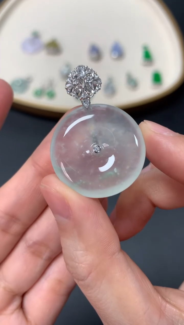 【闪购商品】翡翠吊坠(不含链)18K金镶嵌49800
