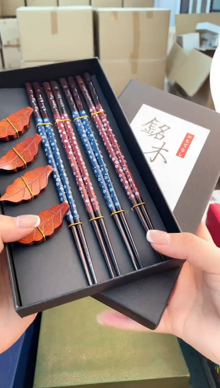 木阳****️如图所示 米妮甄选