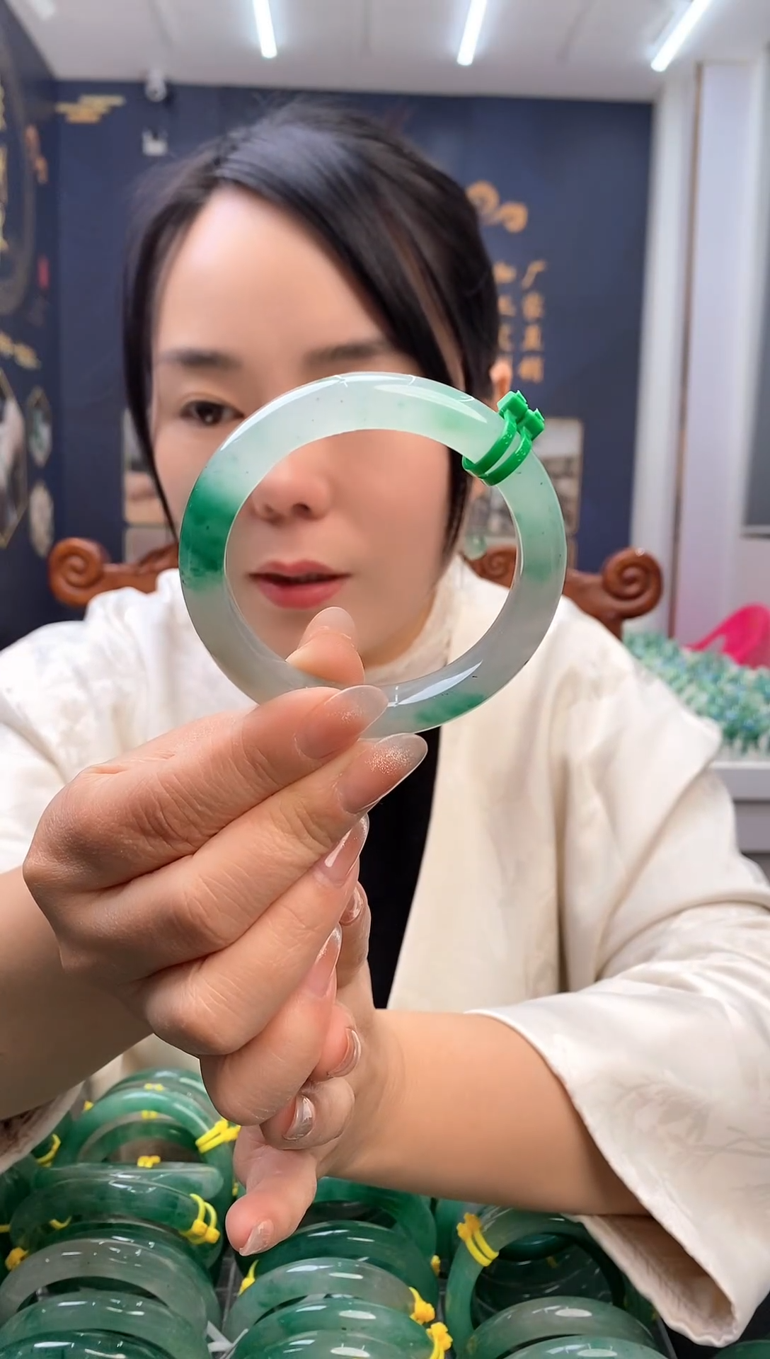 【闪购商品】石英质玉手镯未镶嵌天然非洲翠高冰手镯07