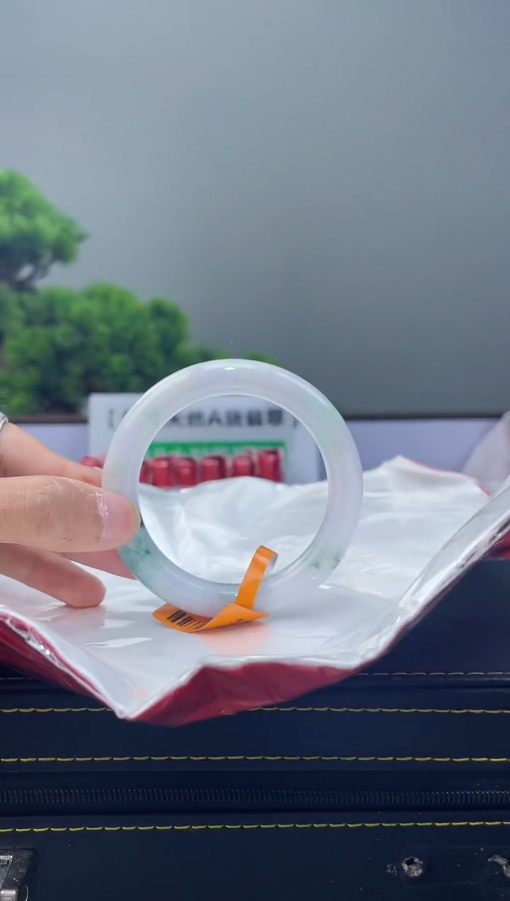 【闪购商品】翡翠手镯未镶嵌24手镯