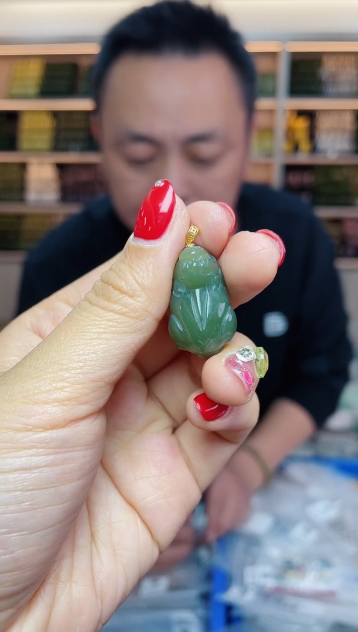 【闪购商品】和田玉`18K金镶嵌多样性发一件