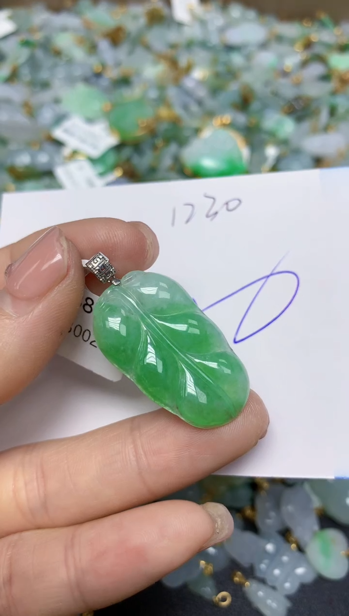 【闪购商品】翡翠挂件18K金镶嵌 天然翡翠A货