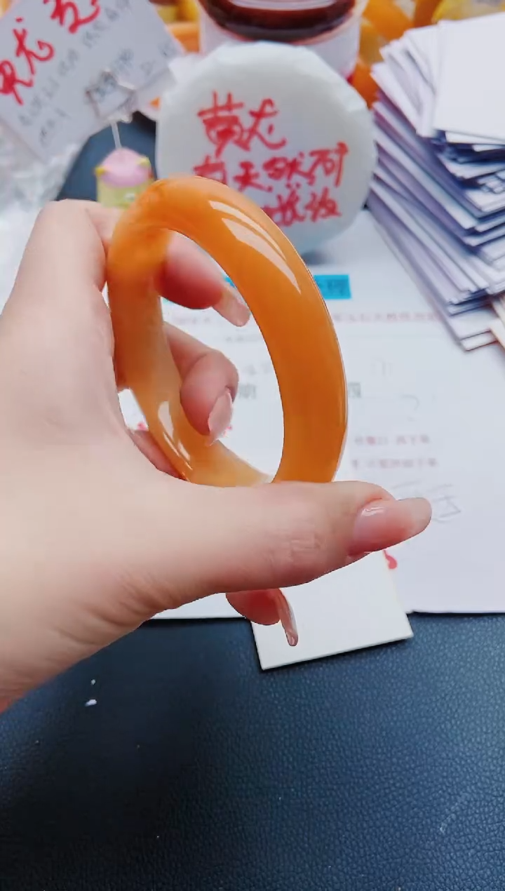 【闪购商品】石英质玉手镯未镶嵌K187-63-64