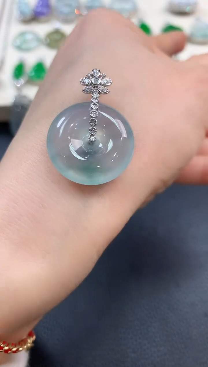 【闪购商品】翡翠吊坠(不含链)18K金镶嵌m9       