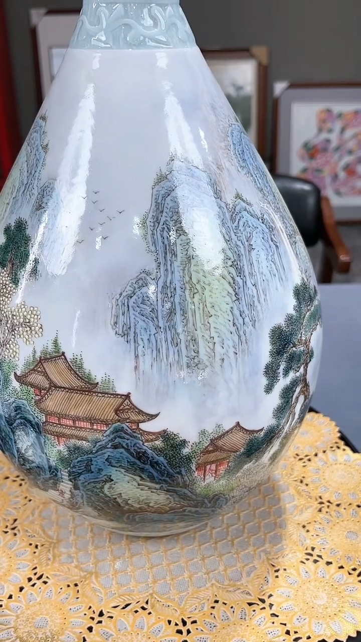 【闪购商品】官窑瓷画院065官窑瓷画院山水胆瓶