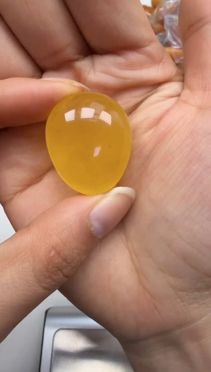 裸石琥珀未镶嵌如图