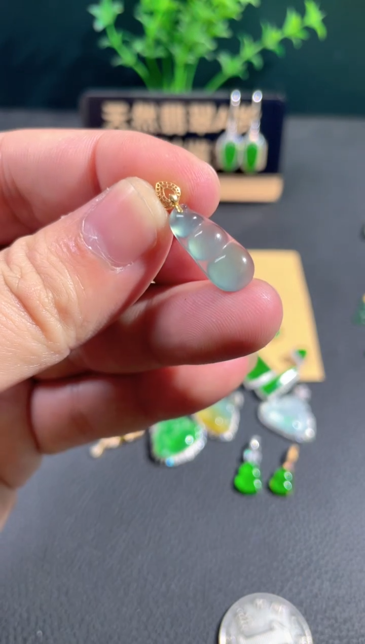 【闪购商品】翡翠颈饰18K金镶嵌翡翠