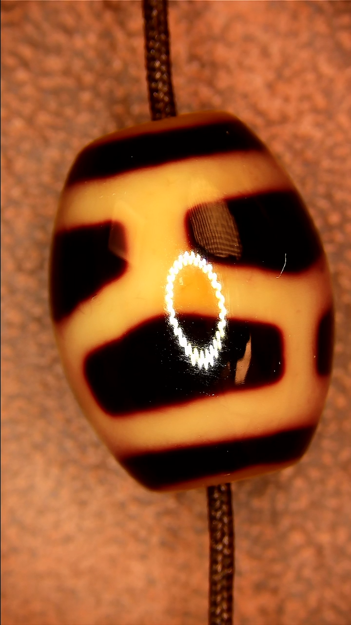 未镶嵌玛瑙/玉髓珠宝半成品放漏黑金龟甲达洛天珠12*15