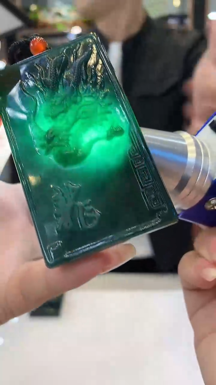 【闪购商品】定制翡翠未镶嵌1090xx-毛货挂件