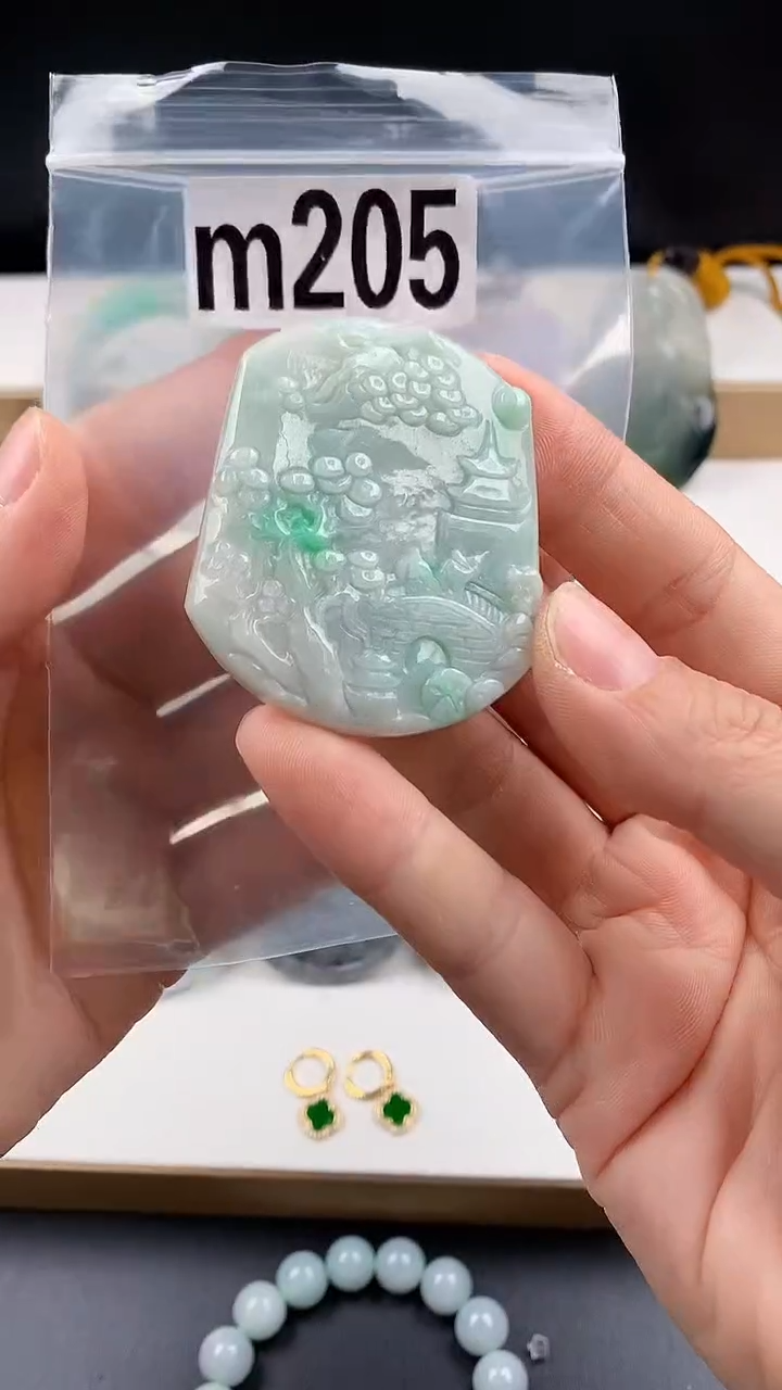 颈饰未镶嵌翡翠天然翡翠吊坠挂件