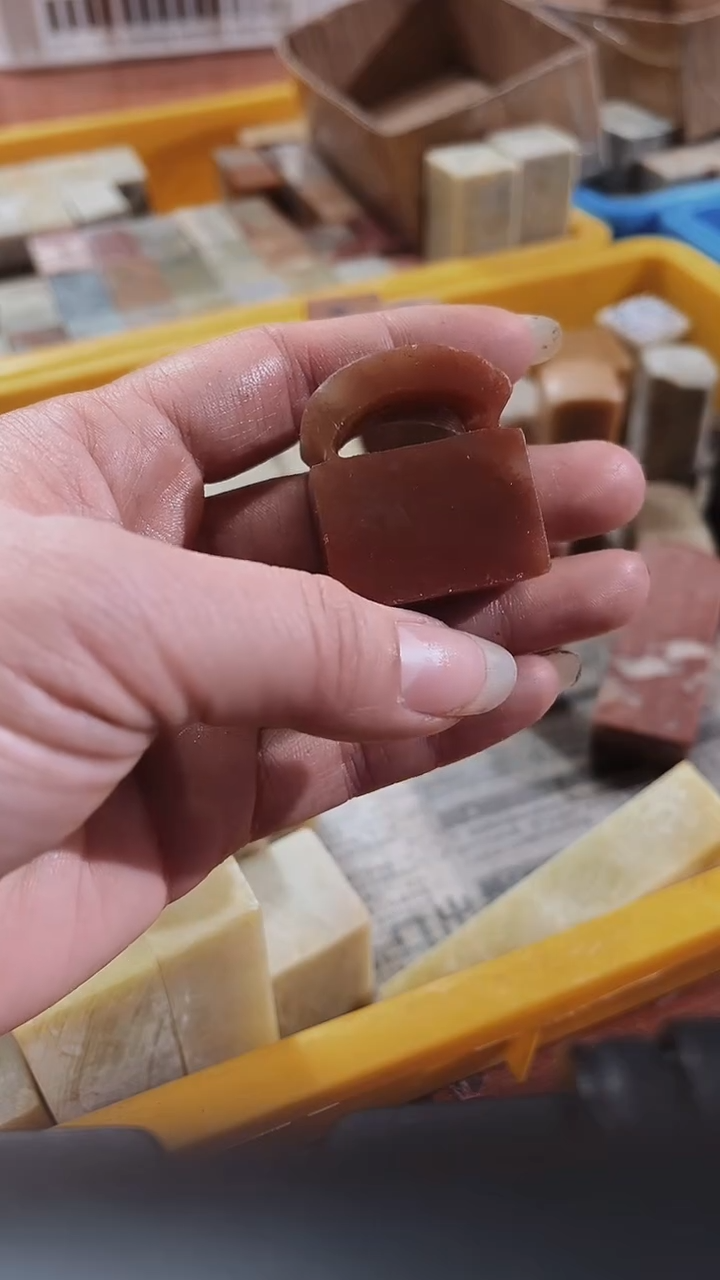 寿山石钓****煌瑕疵不规则章