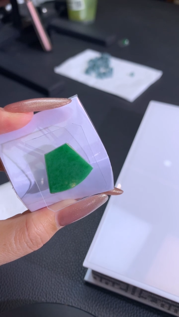 【闪购商品】定制翡翠未镶嵌翡翠