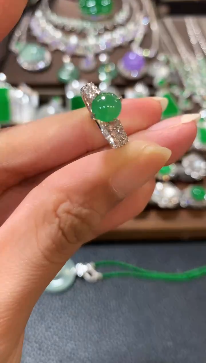 18K金镶嵌戒指翡翠m133多样性一件发货