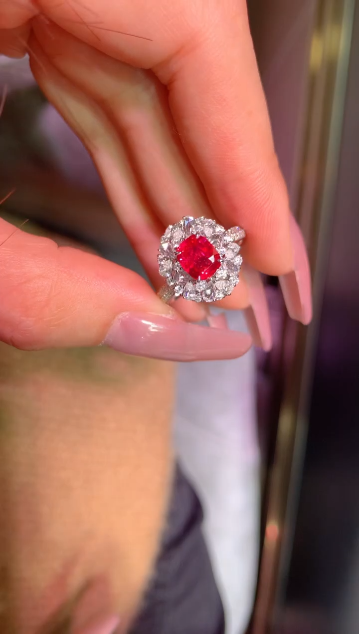 18K金镶嵌戒指红宝石1.17CT