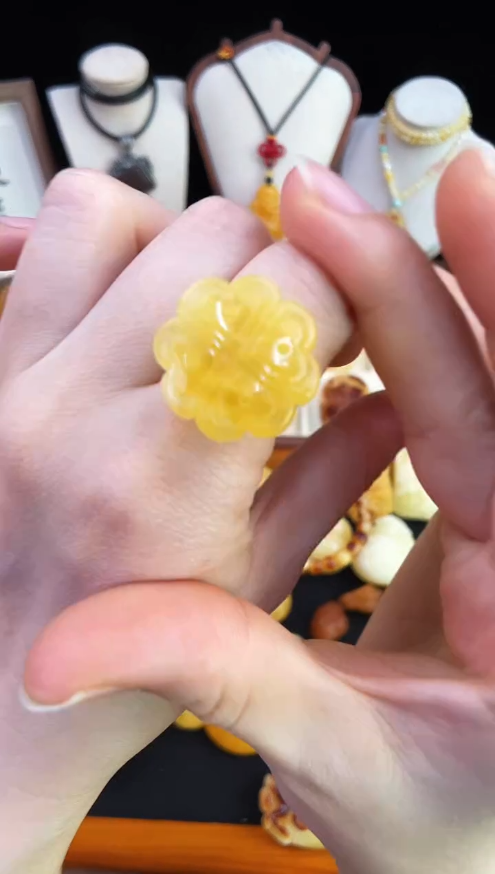 琥珀未镶嵌珠宝奇石柒月