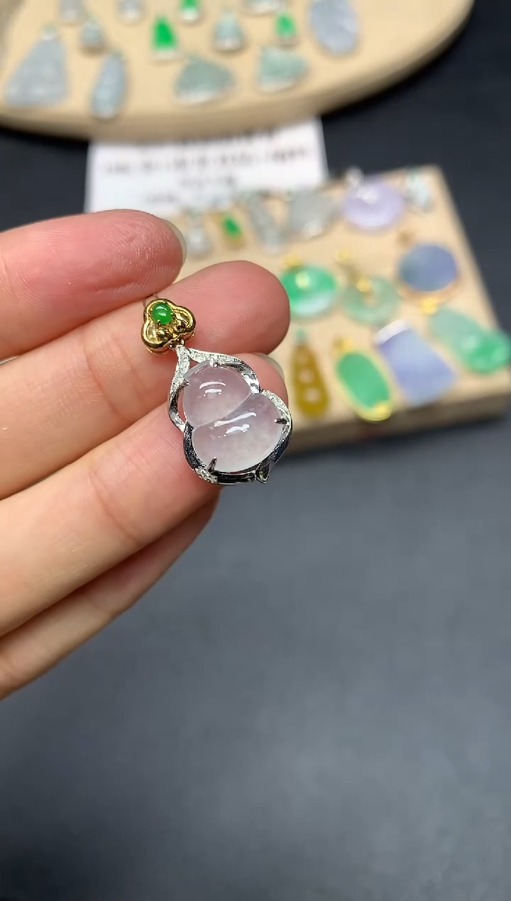 翡翠18K金镶嵌吊坠(不含链)葫芦【无服务费】