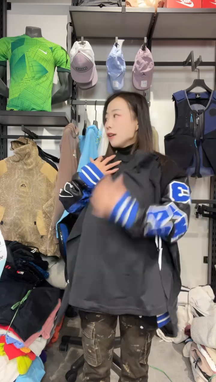 1005闪购编码  阿迪运动卫衣裤以直播间过款为准 尺码. 155
