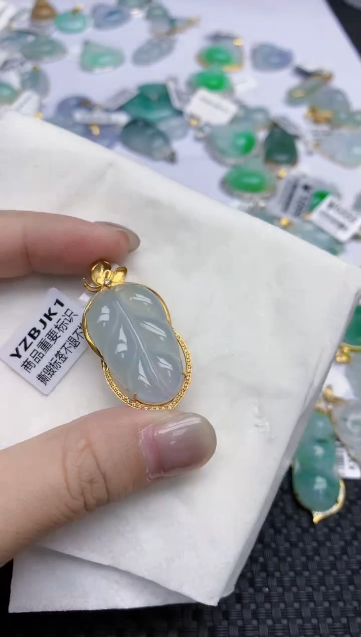 【闪购商品】翡翠颈饰18K金镶嵌天然翡翠A货