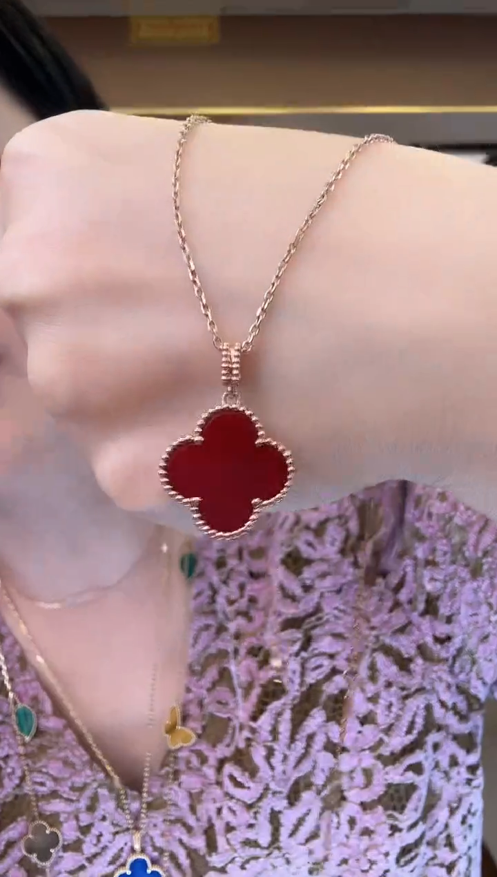 18K金镶嵌项链玛瑙/玉髓红花