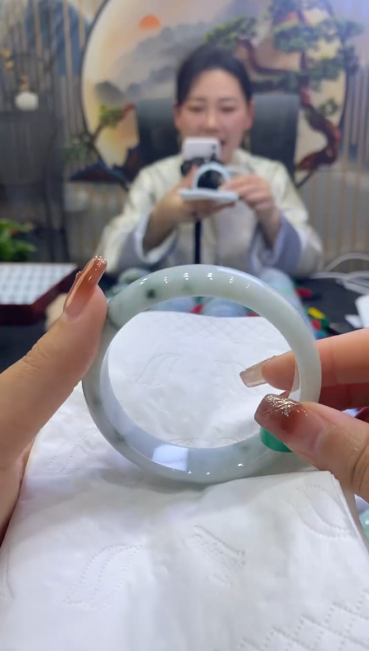 【闪购商品】翡翠手镯未镶嵌00004350