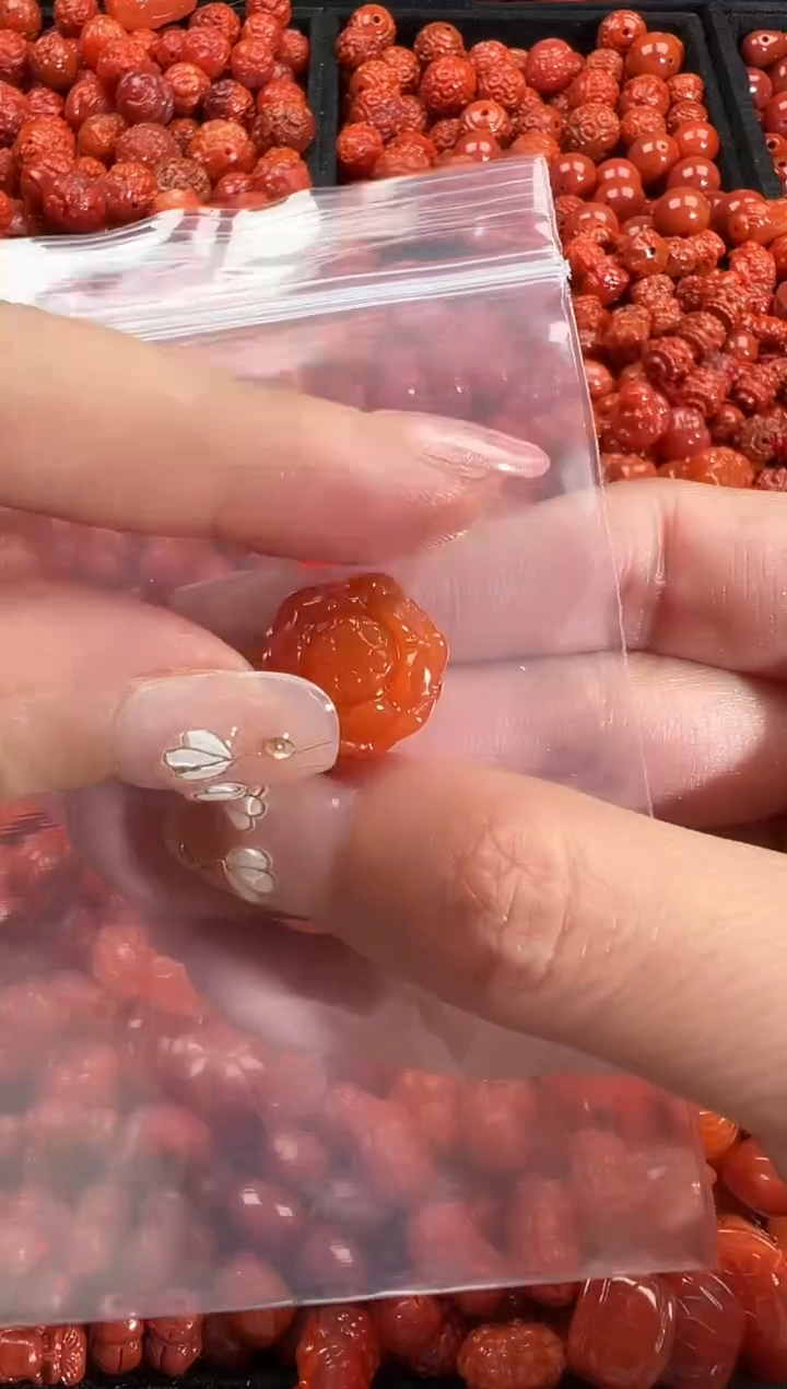 颈饰未镶嵌南红玛瑙1