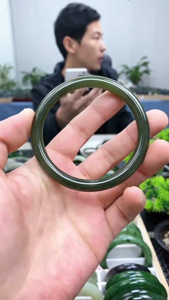 【闪购商品】和田玉手镯未镶嵌63