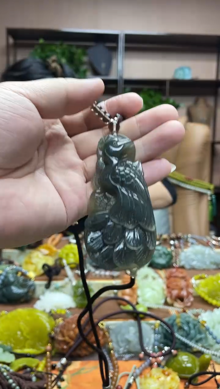 未镶嵌岫玉吊坠·