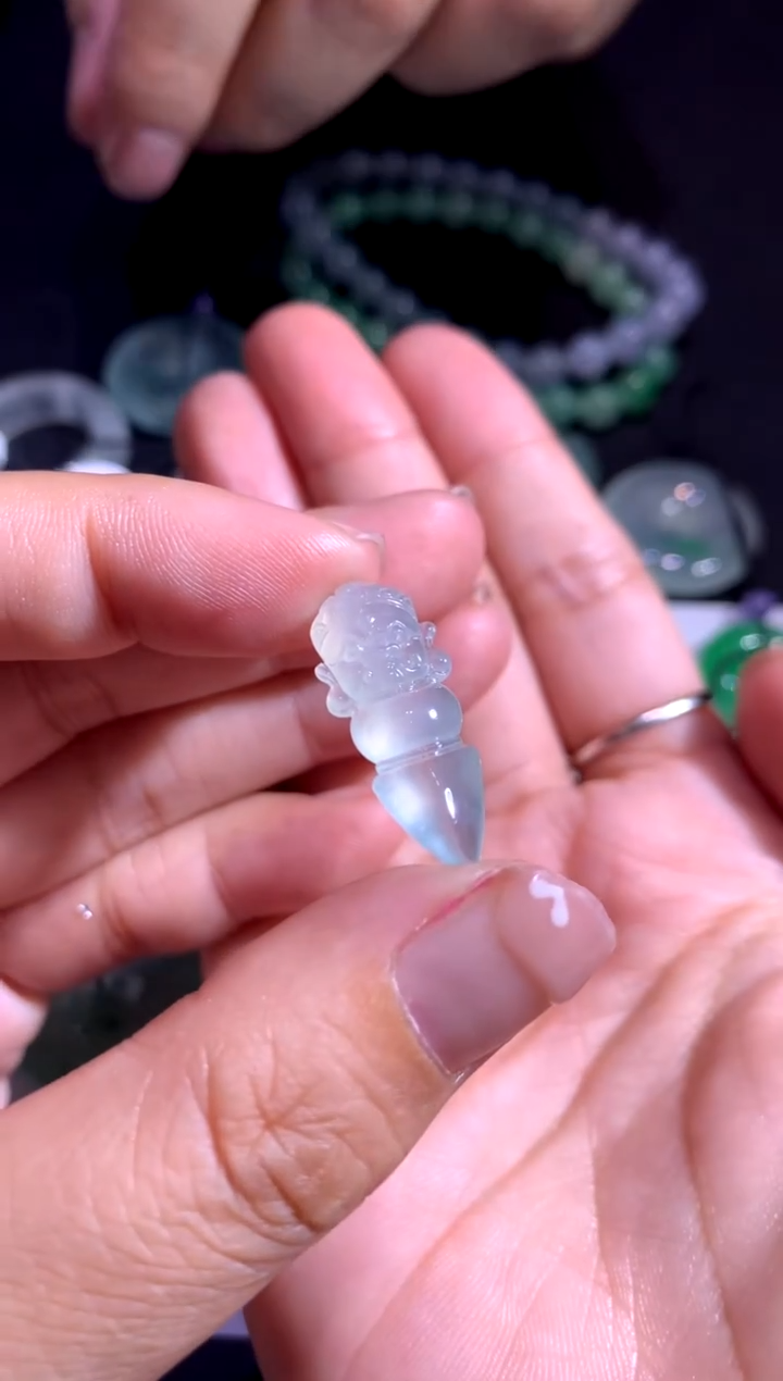 颈饰未镶嵌翡翠杵