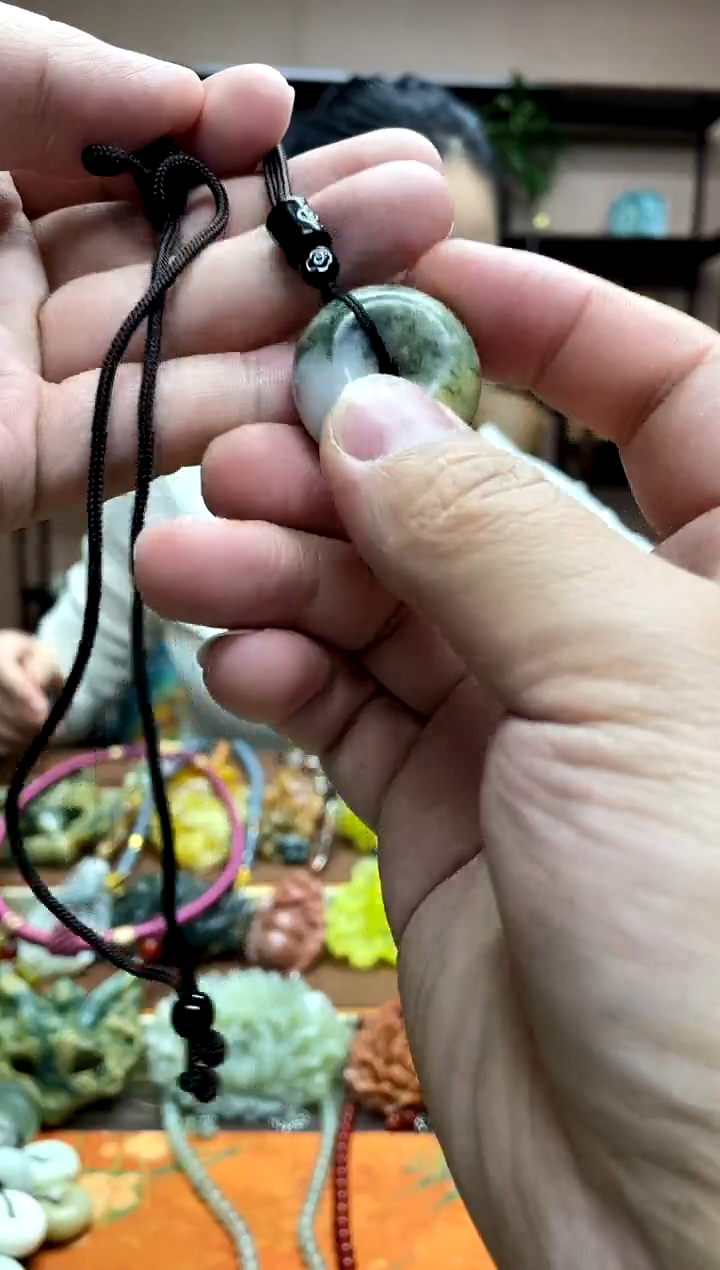 未镶嵌岫玉吊坠·1