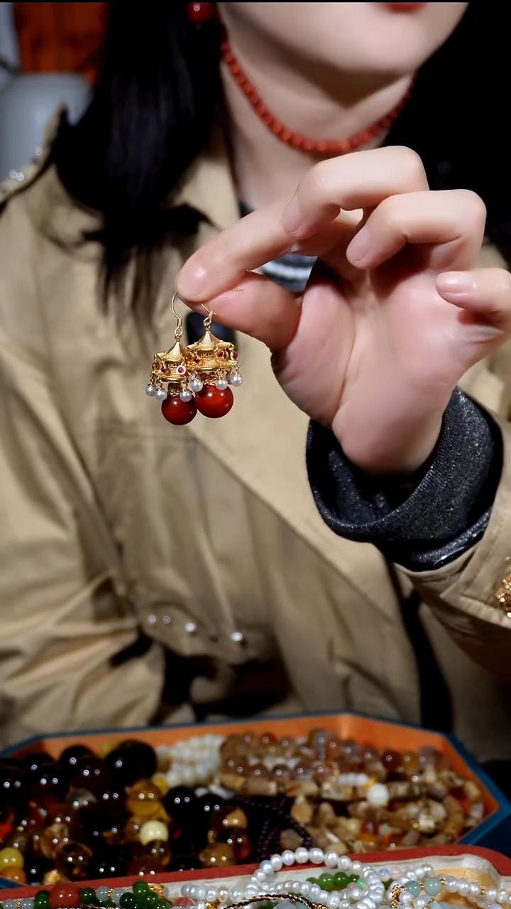 银S925镶嵌火焰纹南红玛瑙耳环