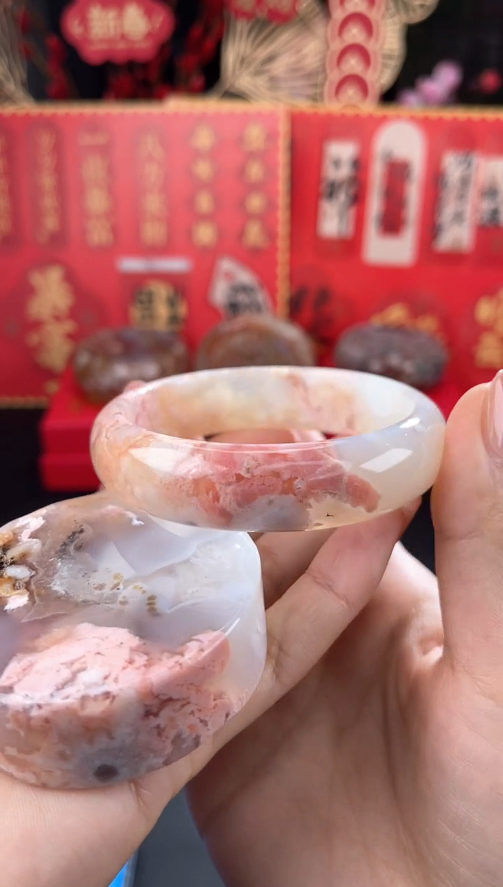 【闪购商品】石英质玉手镯未镶嵌60