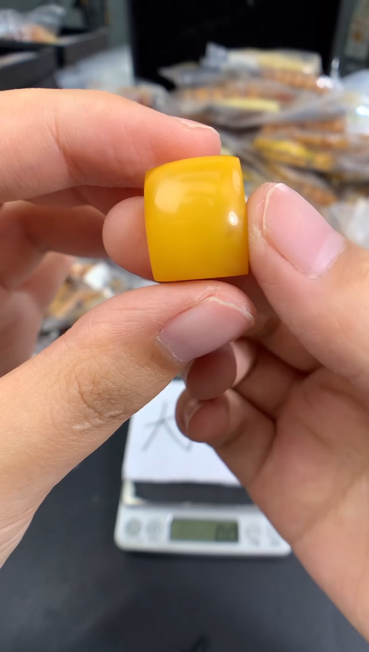 蜜蜡未镶嵌珠宝奇石1