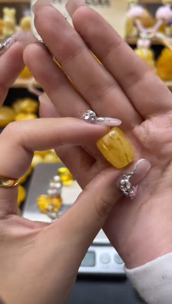 琥珀未镶嵌珠宝奇石085琥珀蜜蜡微瑕