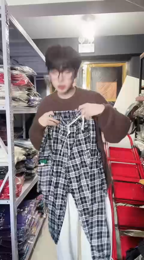 闪电购精品女装2565黑S