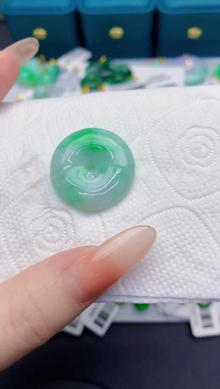 颈饰未镶嵌翡翠缅甸天然翡翠A货