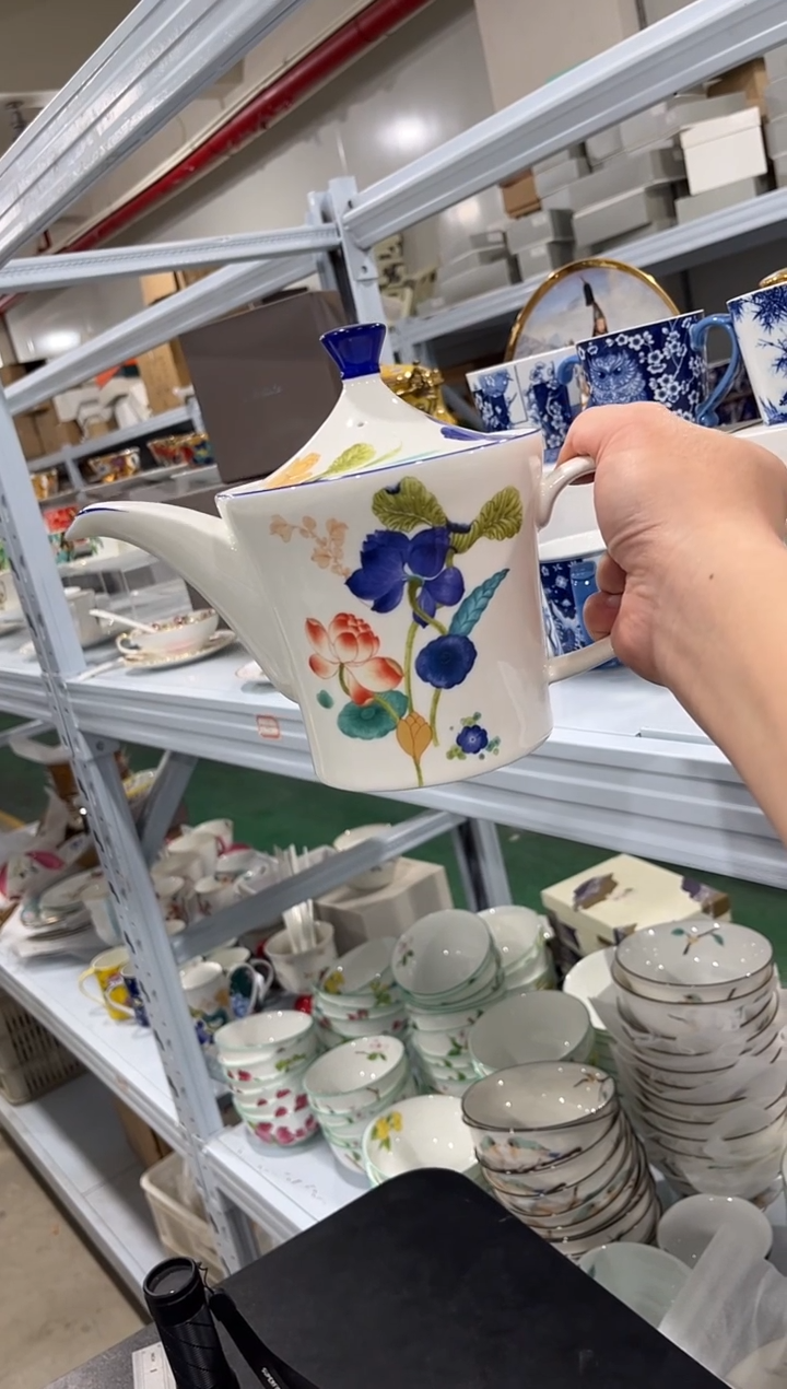 杯子骨瓷（简装）荷花壶一个