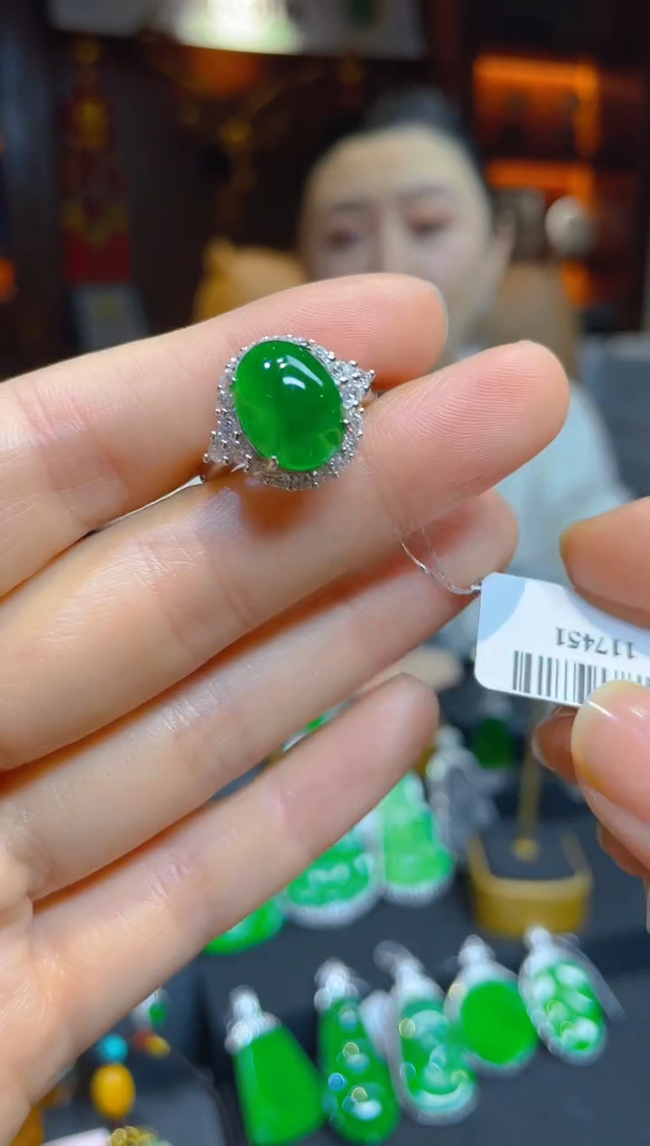 【闪购商品】翡翠戒指银S925镶嵌117451天然A货翡翠戒指