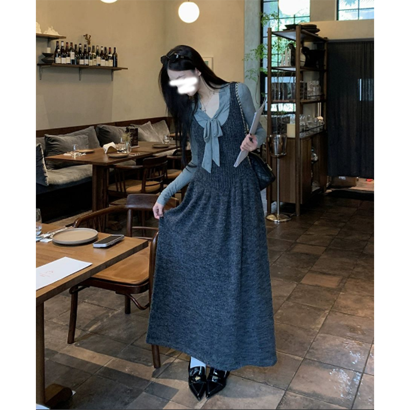 06062【25.12.24】设计感小众上衣吊带连衣裙两件套 C13