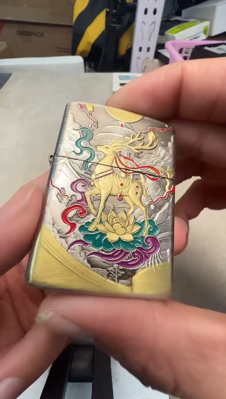 铜zippo打火机盔甲九色鹿
