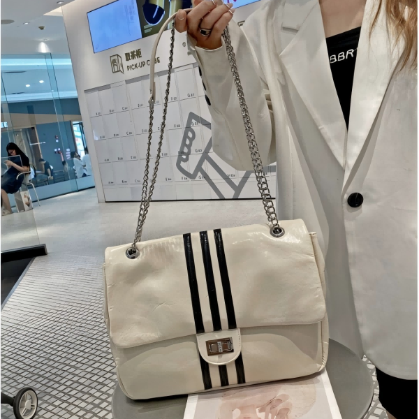 BSS-VAZSLVE/原创设计SKL-0068-米白 春季新款轻奢小包