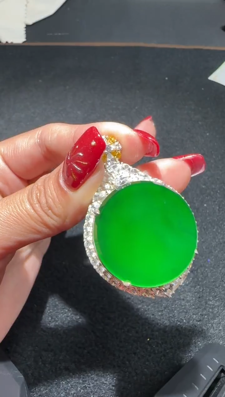 【闪购商品】翡翠吊坠(赠链)银S925镶嵌多样性发货拍一发一