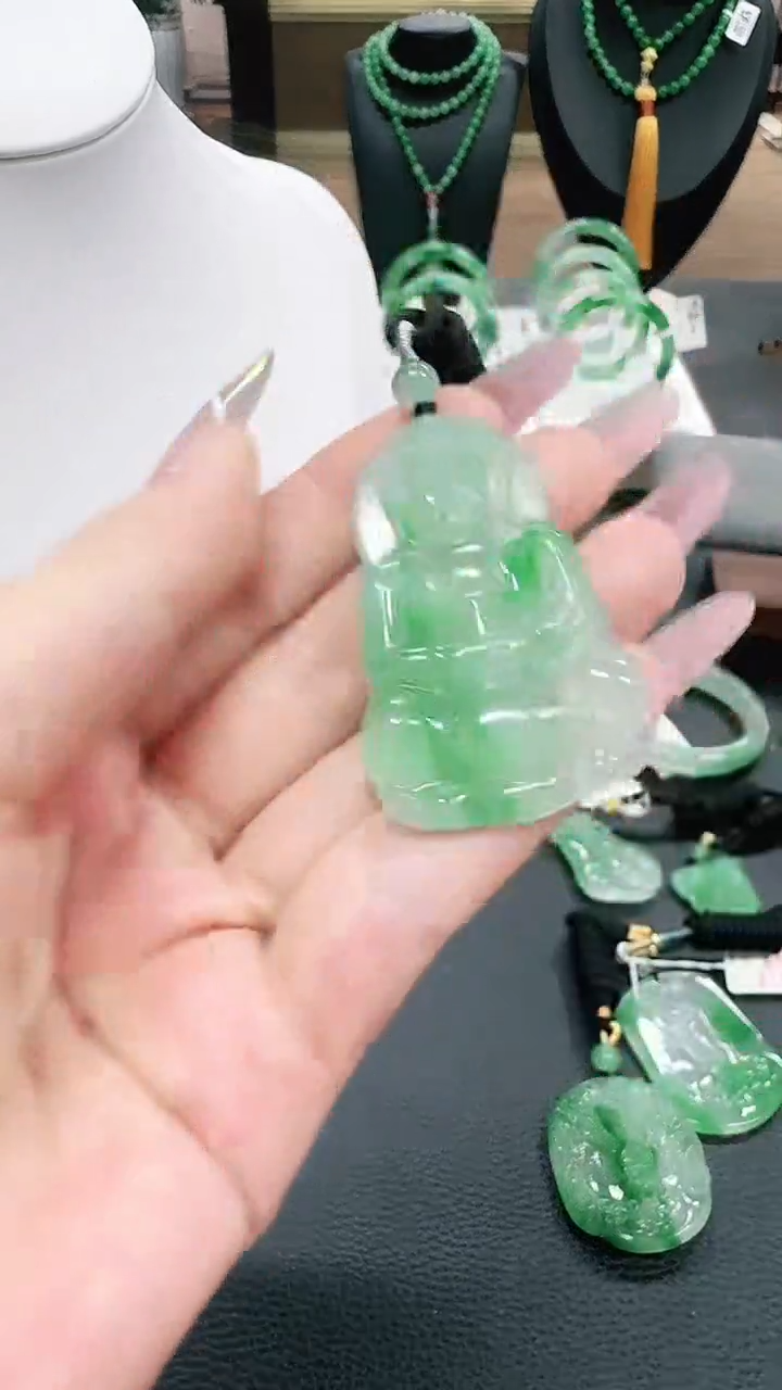 未镶嵌1石英质玉（非洲翠）/1205