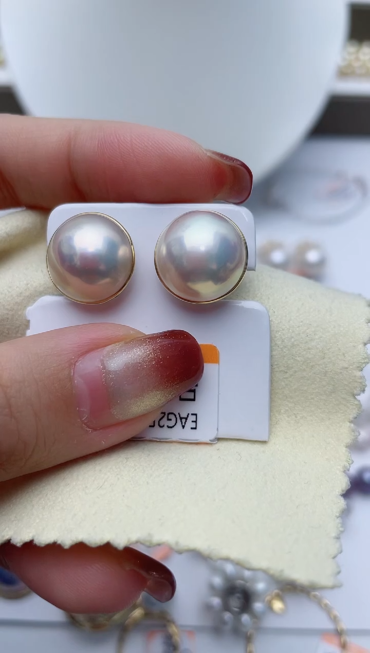 【闪购商品】拼合珍珠（马贝珠）耳饰18K金镶嵌W123