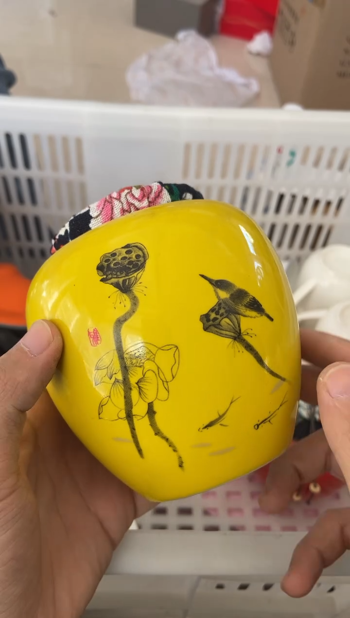 无运费险有瑕疵的摄影的产品有使用过的痕迹有点脏介意勿拍