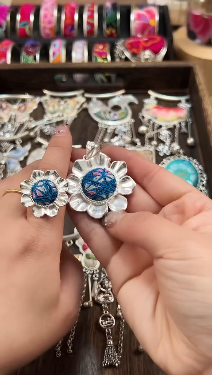 【闪购商品】织绣民族风老绣饰品015