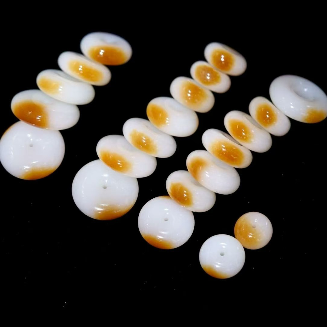 新疆和田玉糖白俏色平安扣男女通用玉佩